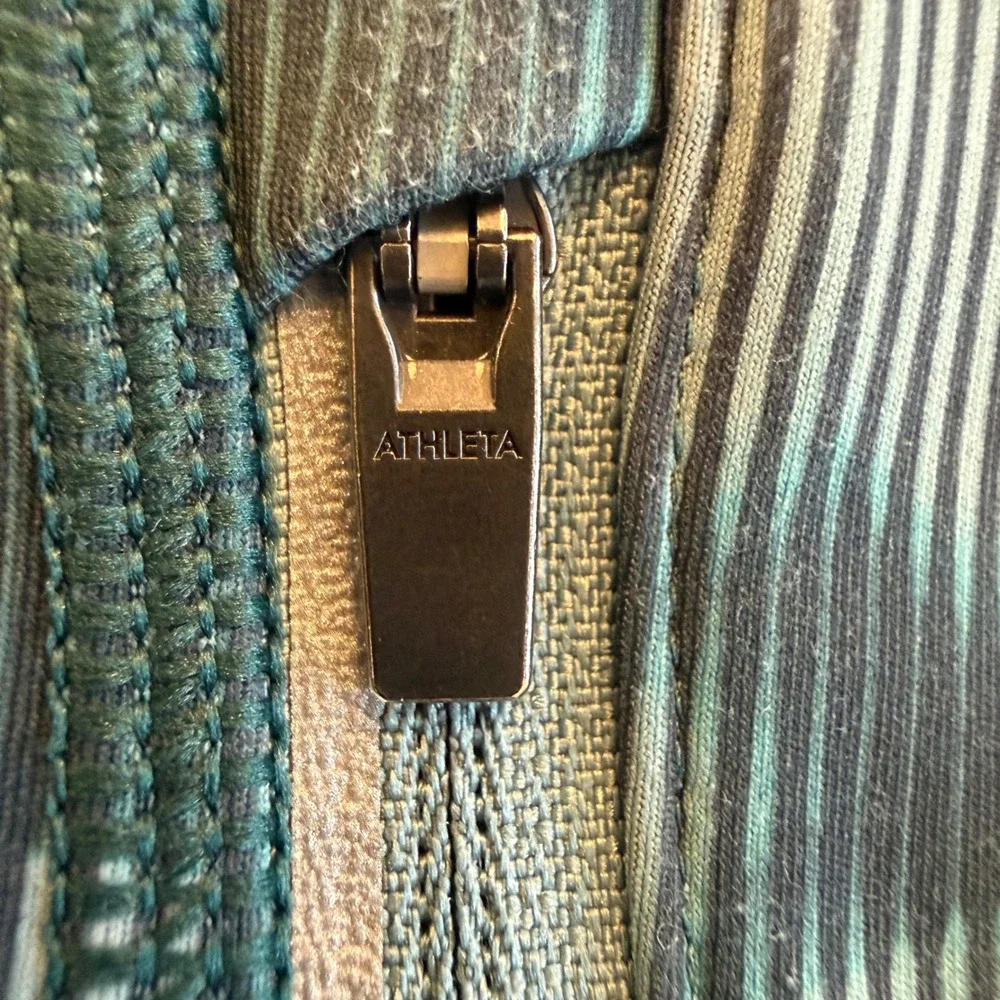 Athleta Rainier Printed Tight Leggings Teal Black Floral Camo High Rise Small‎